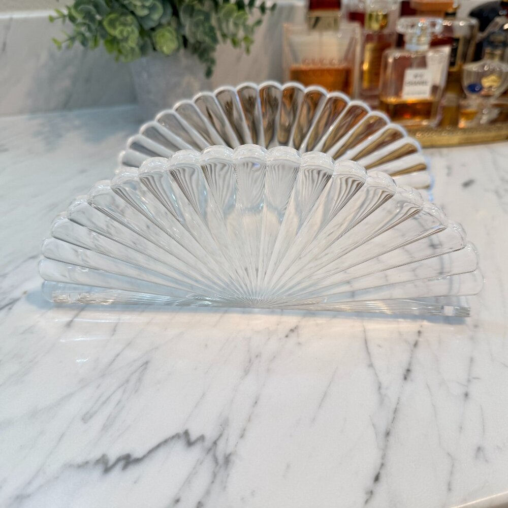 Vintage Clear Acrylic Lucite Transparent Tissue Box Holder – Footed Fan Shape, - Picture 4 of 11